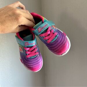 Toddler rainbow Skecher’s tennis shoes size 10